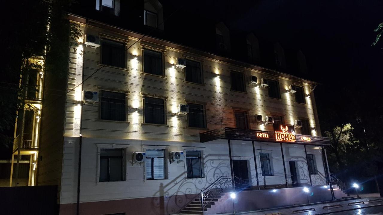Nomad Hotel Bishkek Halal エクステリア 写真