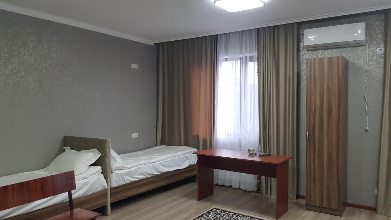 Nomad Hotel Bishkek Halal エクステリア 写真