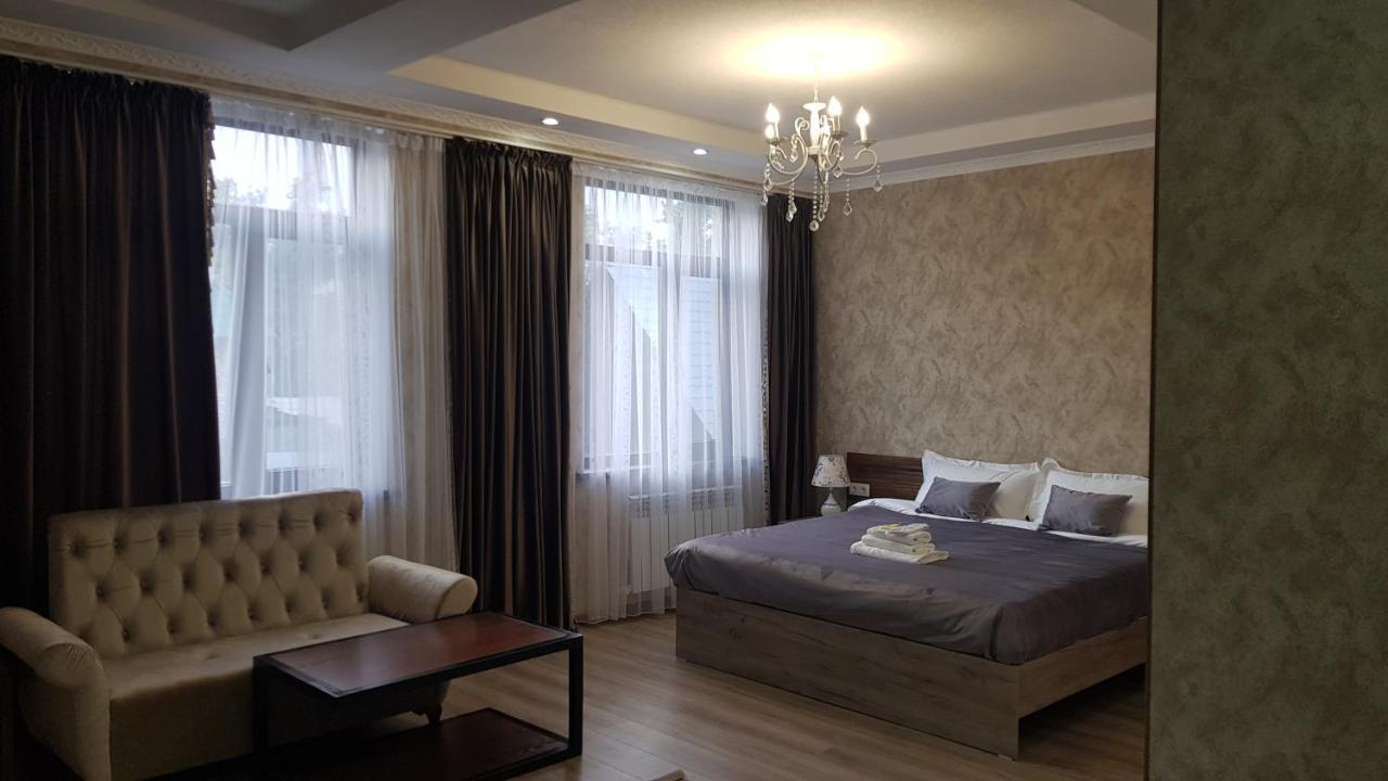 Nomad Hotel Bishkek Halal エクステリア 写真