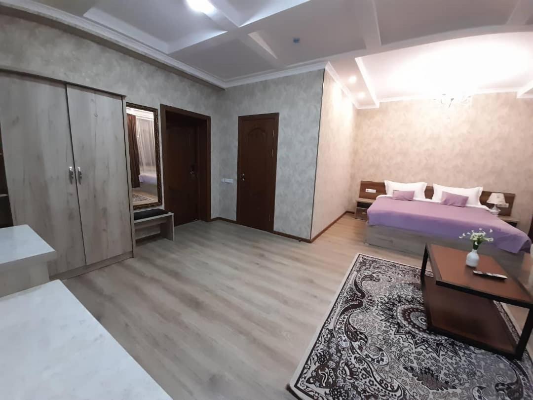 Nomad Hotel Bishkek Halal エクステリア 写真